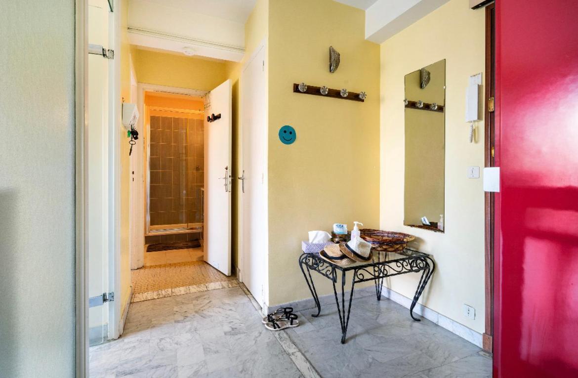 Joli T2 Tres Proche De La Plage De Fréjus Екстериор снимка