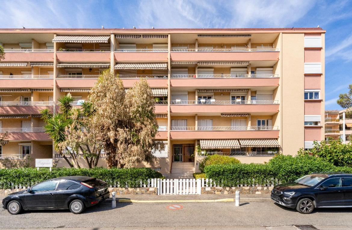 Joli T2 Tres Proche De La Plage De Fréjus Екстериор снимка